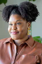 Load image into Gallery viewer, Moon-Seed Vea Earrings: White & Gold