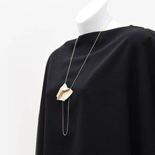 Load image into Gallery viewer, Mobula Lariat Necklace: Matte Black
