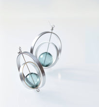 Load image into Gallery viewer, Eris Earrings: Glass Amber
